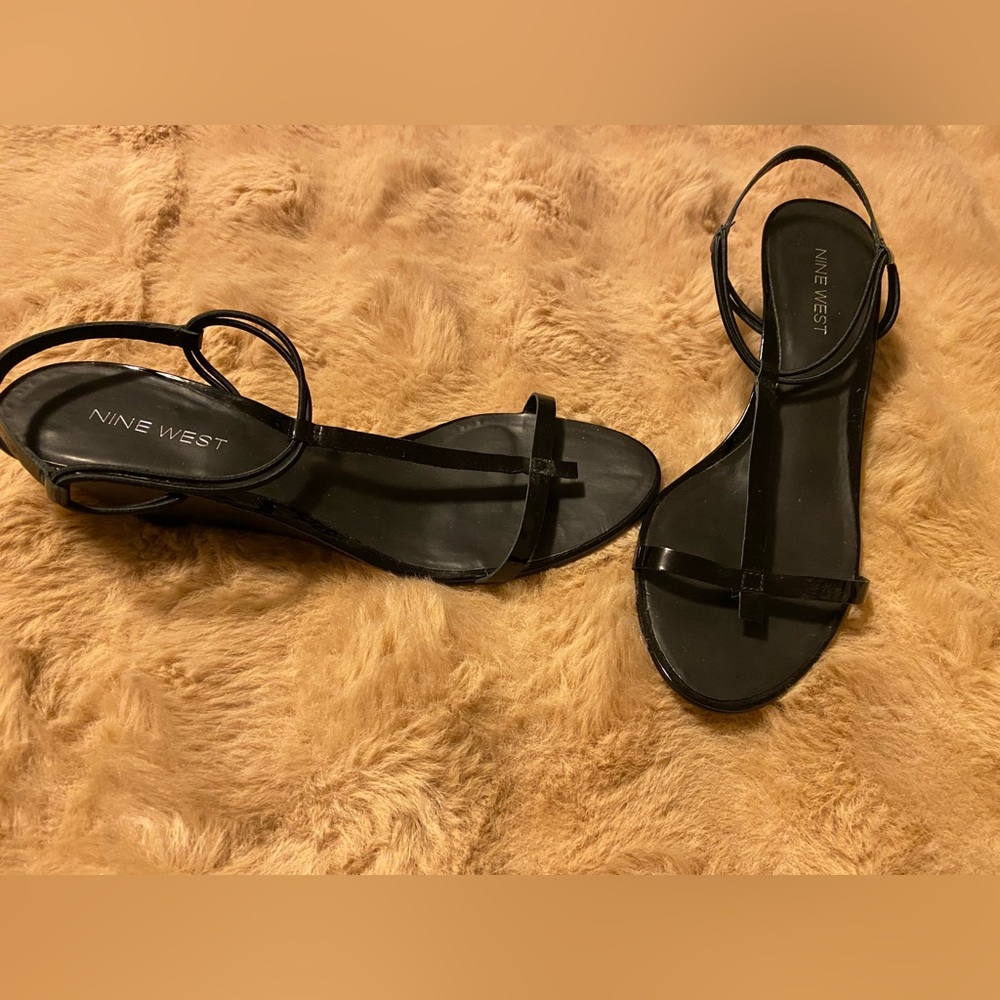 Nine West size 8 woman’s sandals